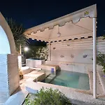 La E Hotel