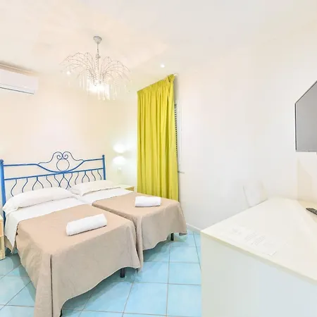 Hotel La E 4*