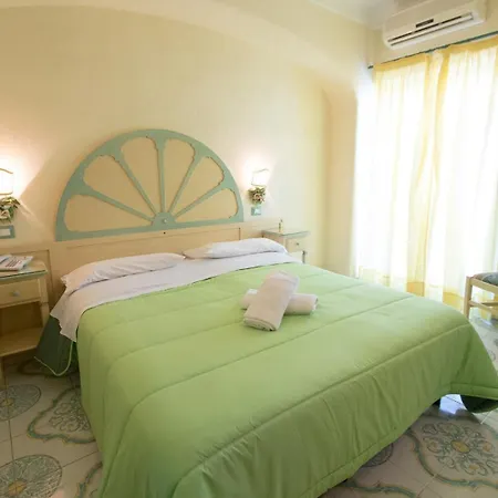 La E Ξενοδοχείο Forio di Ischia